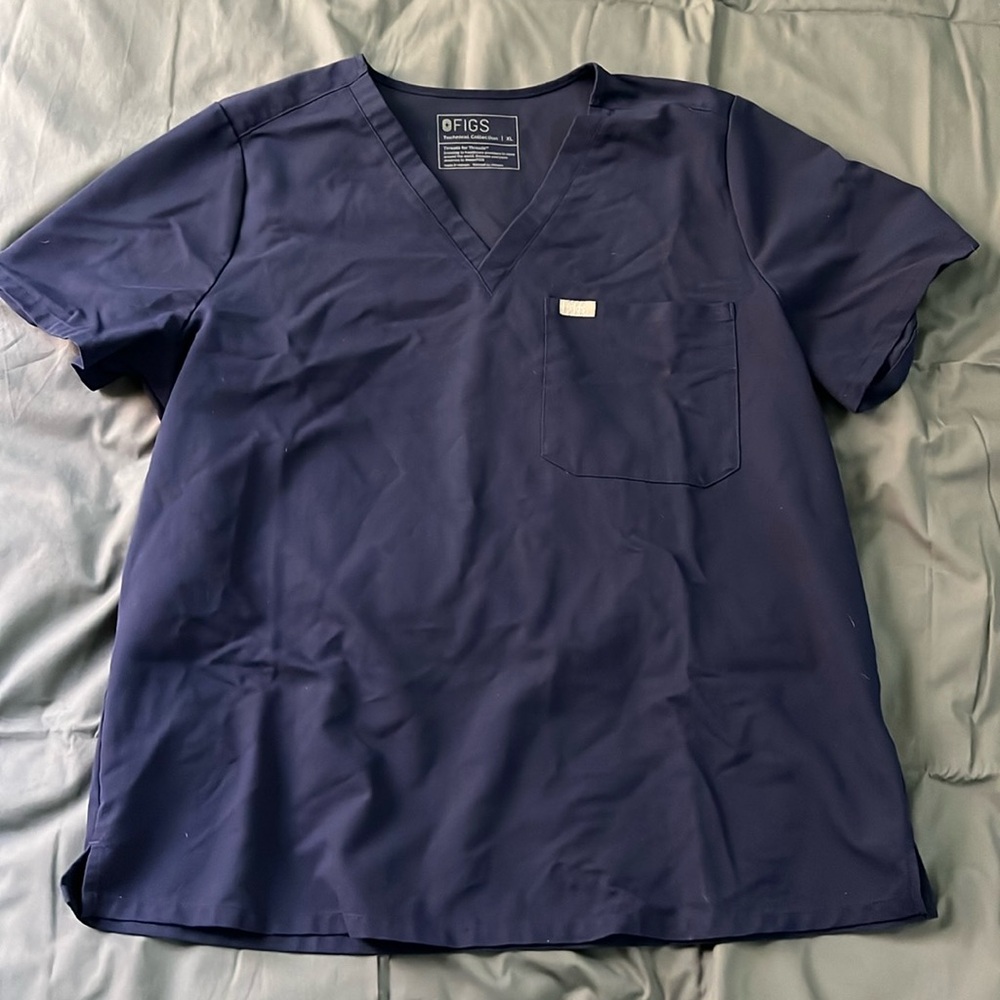 Figs scrub top